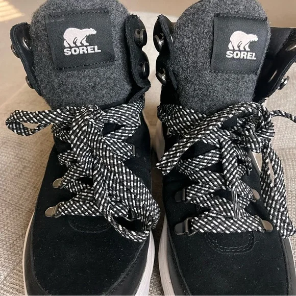 Sorel Black and White Winter Boots - Picture 4 of 7